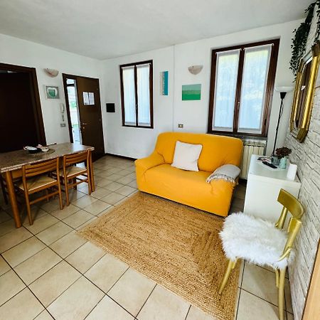Casa Nonna Elide Lägenhet Besozzo Exteriör bild