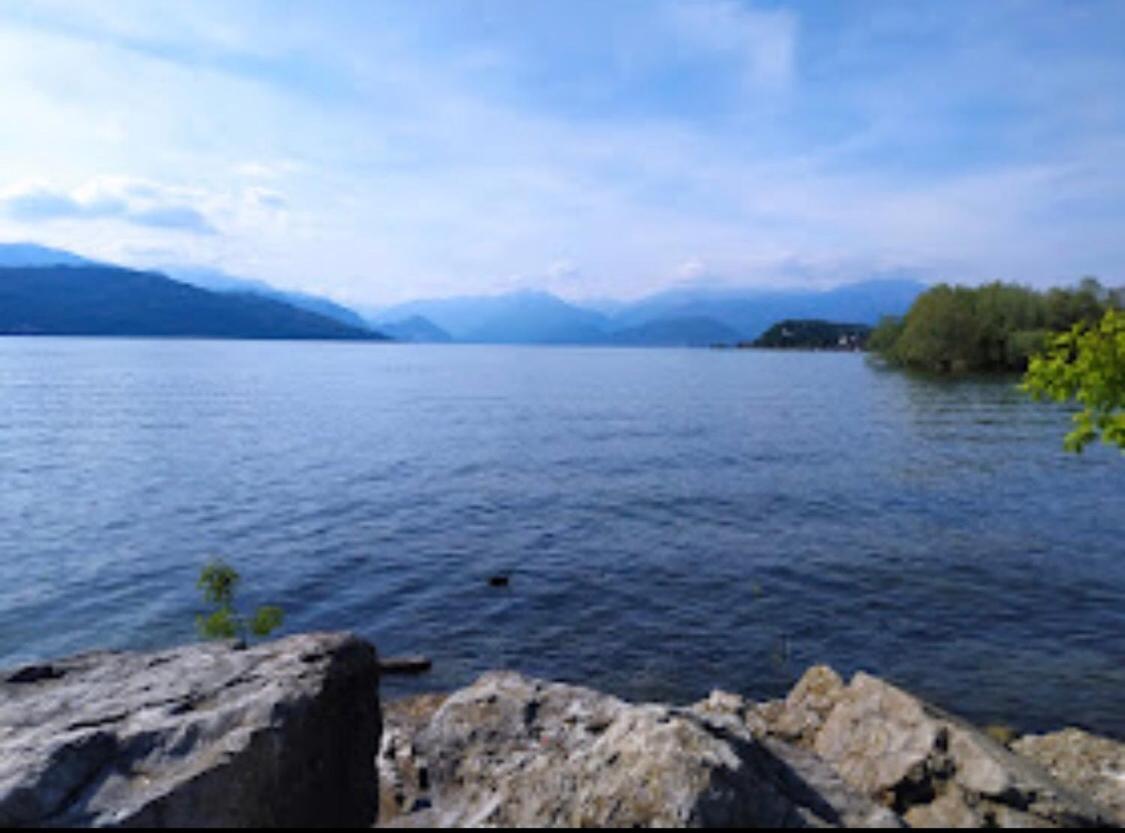 Casa Nonna Elide Lägenhet Besozzo Exteriör bild