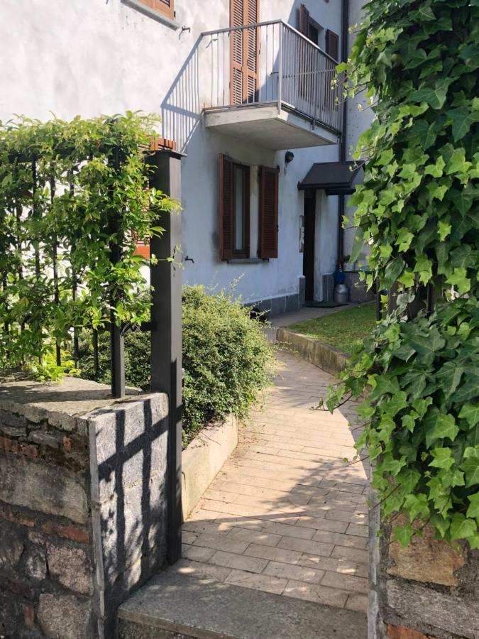 Casa Nonna Elide Lägenhet Besozzo Exteriör bild