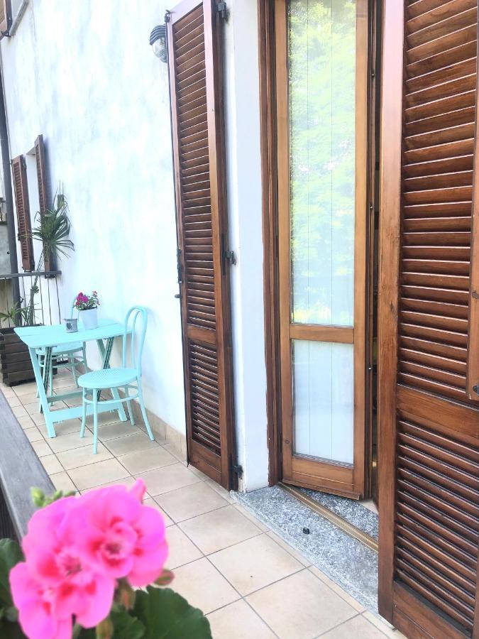 Casa Nonna Elide Lägenhet Besozzo Exteriör bild