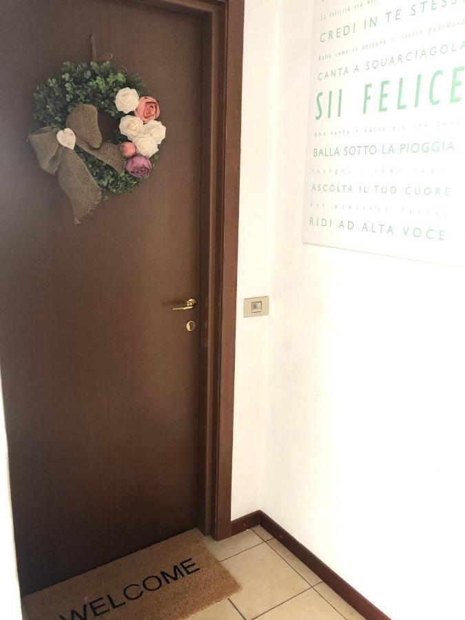 Casa Nonna Elide Lägenhet Besozzo Exteriör bild