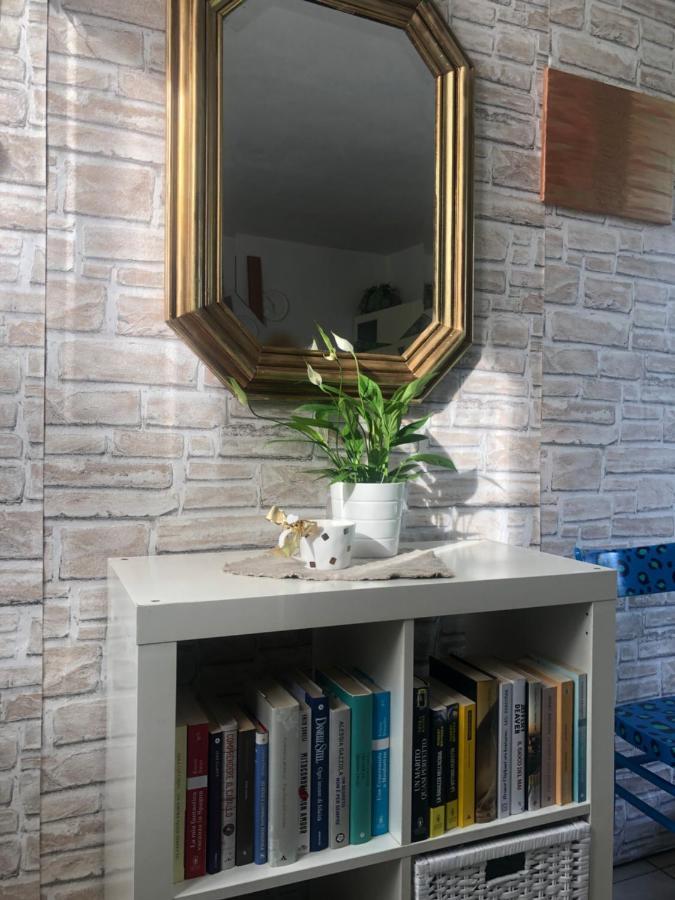 Casa Nonna Elide Lägenhet Besozzo Exteriör bild